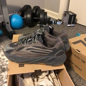 Yeezy 700 geode men’s shoes